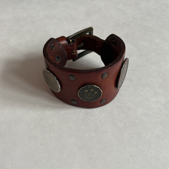 Vintage Genuine Leather Wristband / Coins / Made In Canada / Carole Garber - Picture 9 of 10